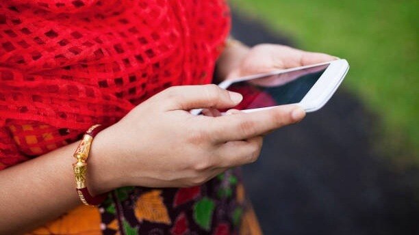 फेसबुक पर हुआ महिला को प्यार (सांकेतिक फोटो)