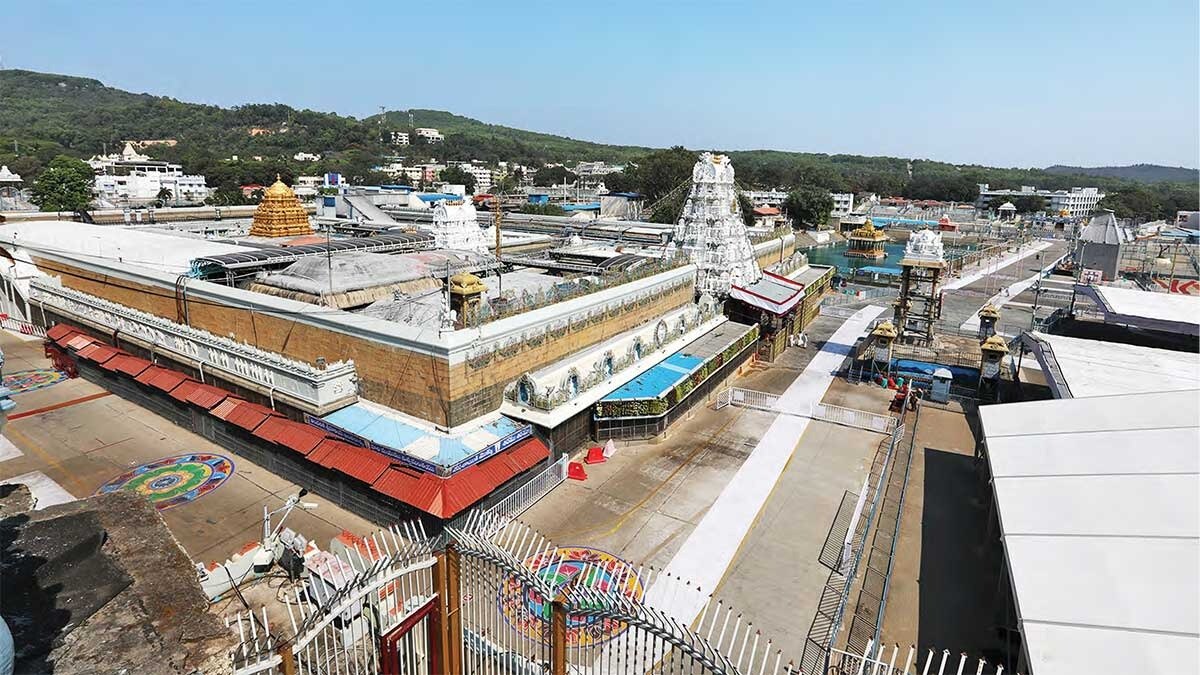 तिरुमला में शिकायत के बाद टीटीडी अधिकारियों ने एक दुकान को अस्थायी रूप से सील कर दिया.