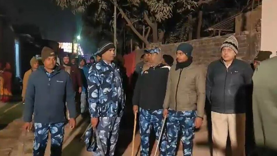 बिहार के दरभंगा में राम विवाह झांकी पर पथराव, दो पक्षों में चले लाठी-डंडे - bihar Darbhanga dispute in Ram Vivah jhanki know details ntc - AajTak