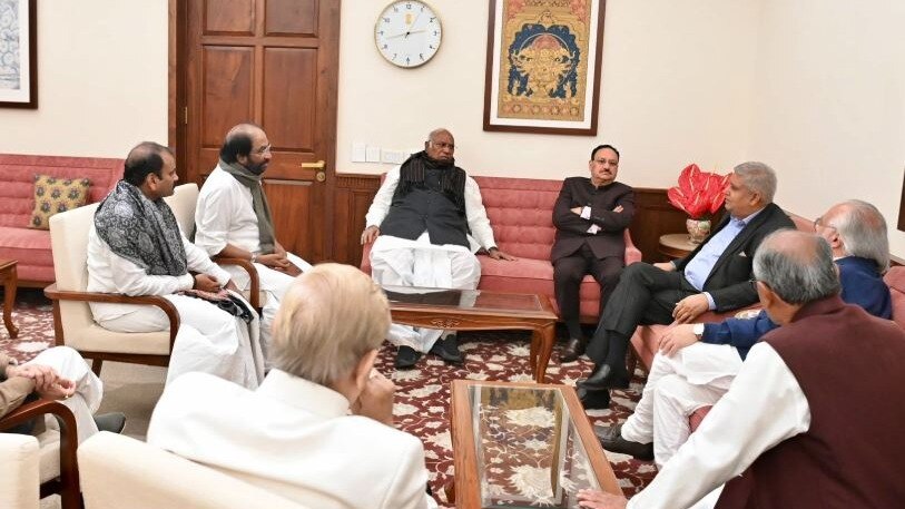 पक्ष-विपक्ष के नेताओं से मिले उपराष्ट्रपति जगदीप धनखड़ (फोटो: सोशल मीडिया/X)