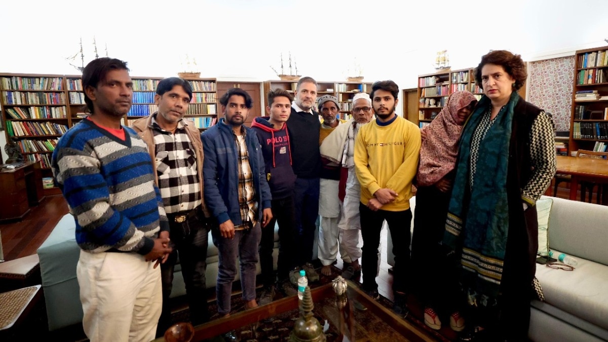 संभल हिंसा के पीड़ित परिवार से मिले राहुल-प्रियंका