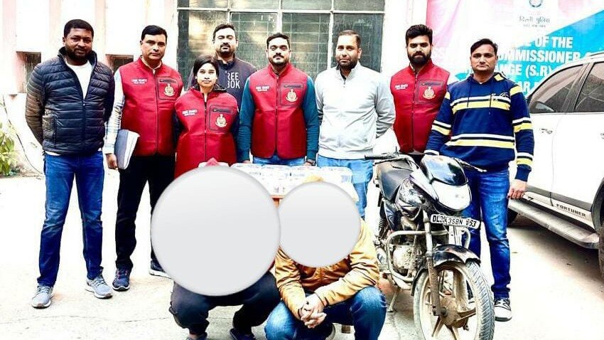 'टिल्लू ताजपुरिया' और 'छेनू पहलवान' गैंग के दो गुर्गे गिरफ्तार, बड़े पैमाने पर हथियार बरामद