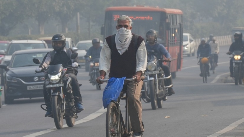 Delhi Pollution: फिर प्रदूषण के रेड जोन में NCR, दिल्ली के 37 में से 29 'पॉल्यूशन प्वाइंट' पर AQI 400 पार