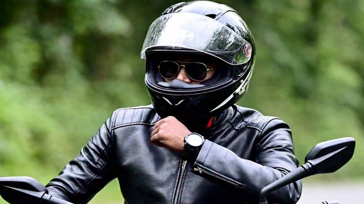 ऑनलाइन बाइक के राइडर ने घर में घुसकर की छेड़छाड़ (ai image)