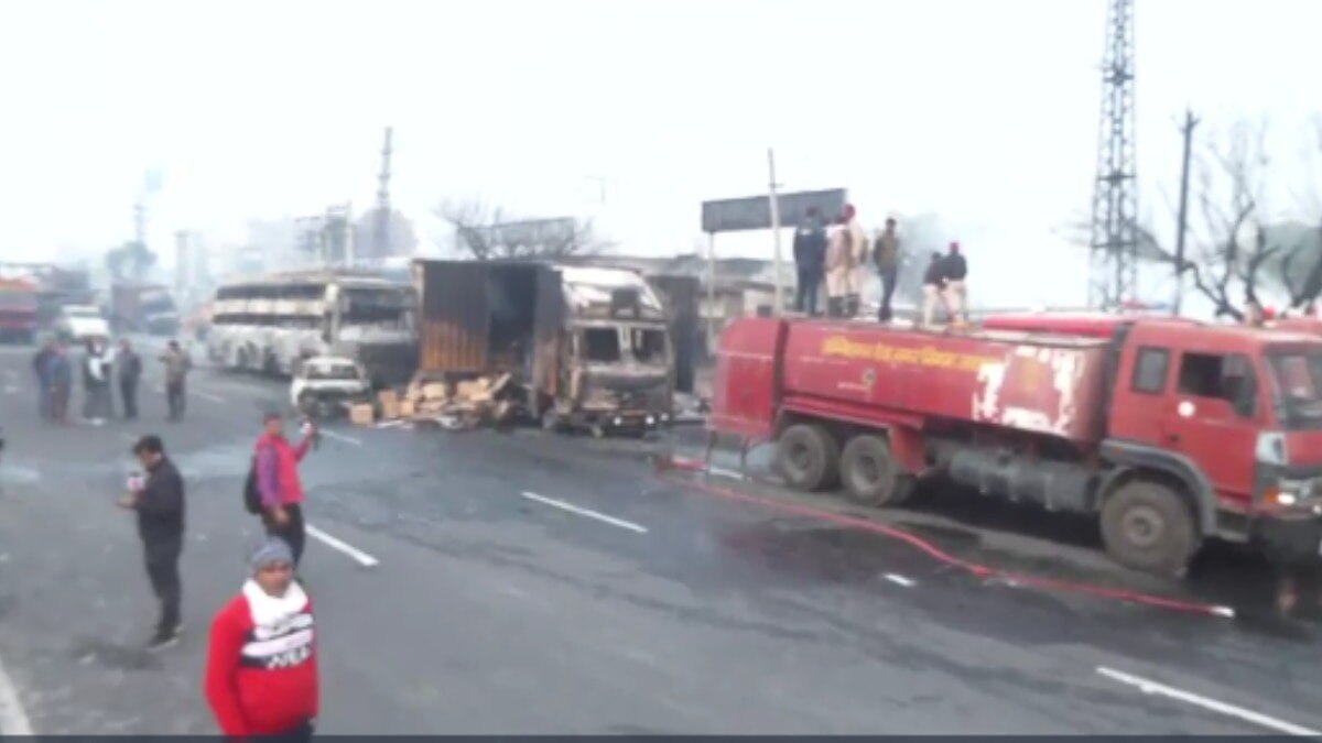 जयपुर में CNG-LPG टैंकरों में टक्कर के बाद लगी भीषण आग