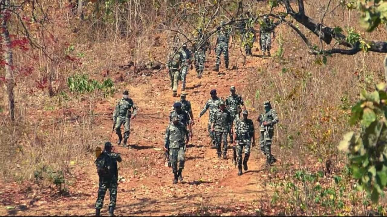 झारखंड में नक्सलवाद के खात्मे की आखिरी लड़ाई? DGP ने कहा- तीन महीने में पूरी तरह करेंगे खत्म - Jharkhand DGP said will end Naxalism completely in three months ntc - AajTak