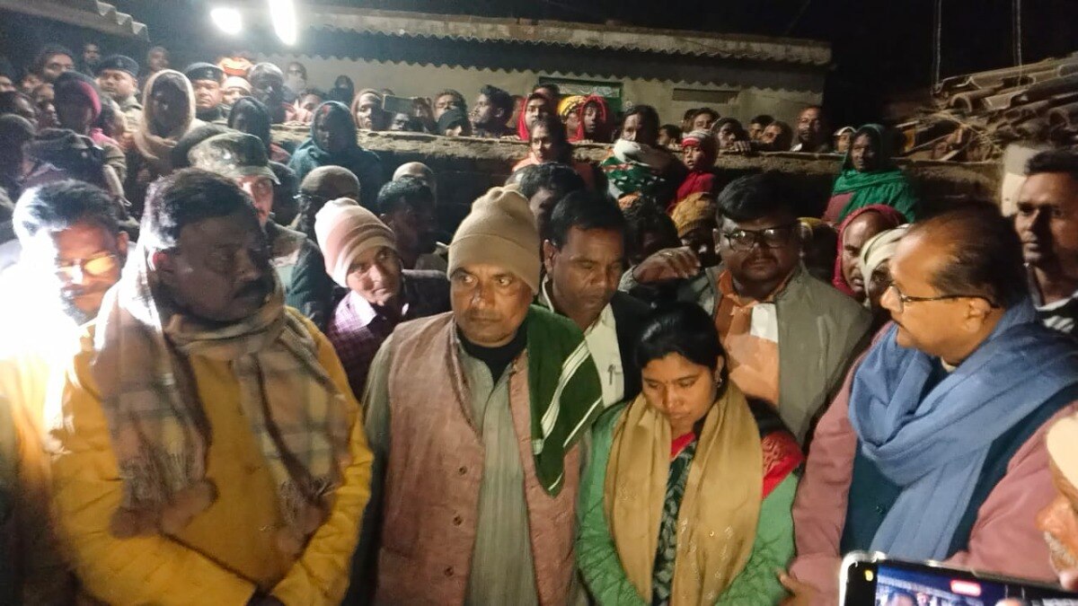 झारखंड में मंत्रियों की मौजदूगी में रेप पीड़िता का अंतिम संस्कार हुआ