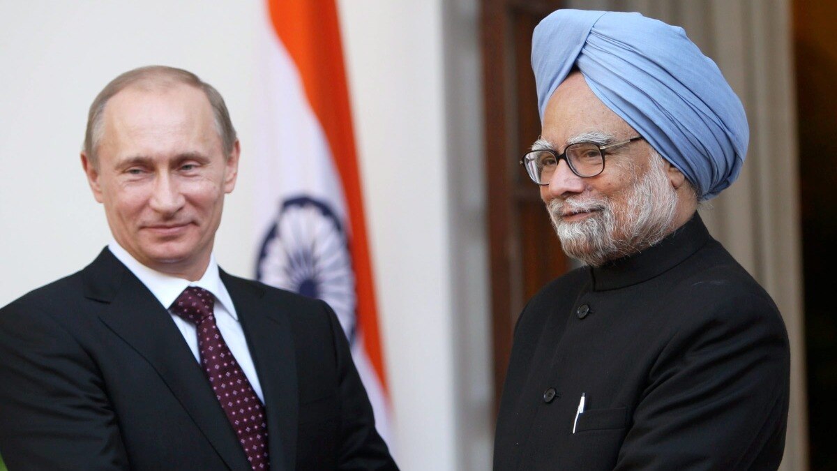 रूसी राष्ट्रपति पुतिन ने मनमोहन सिंह को श्रद्धांजलि दी (फाइल फोटो- PTI)