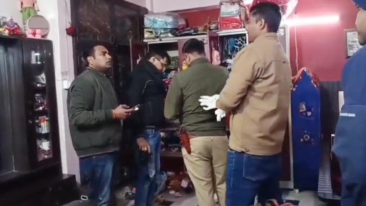 सर्राफा व्यापारी के घर और दुकान में चोरी 