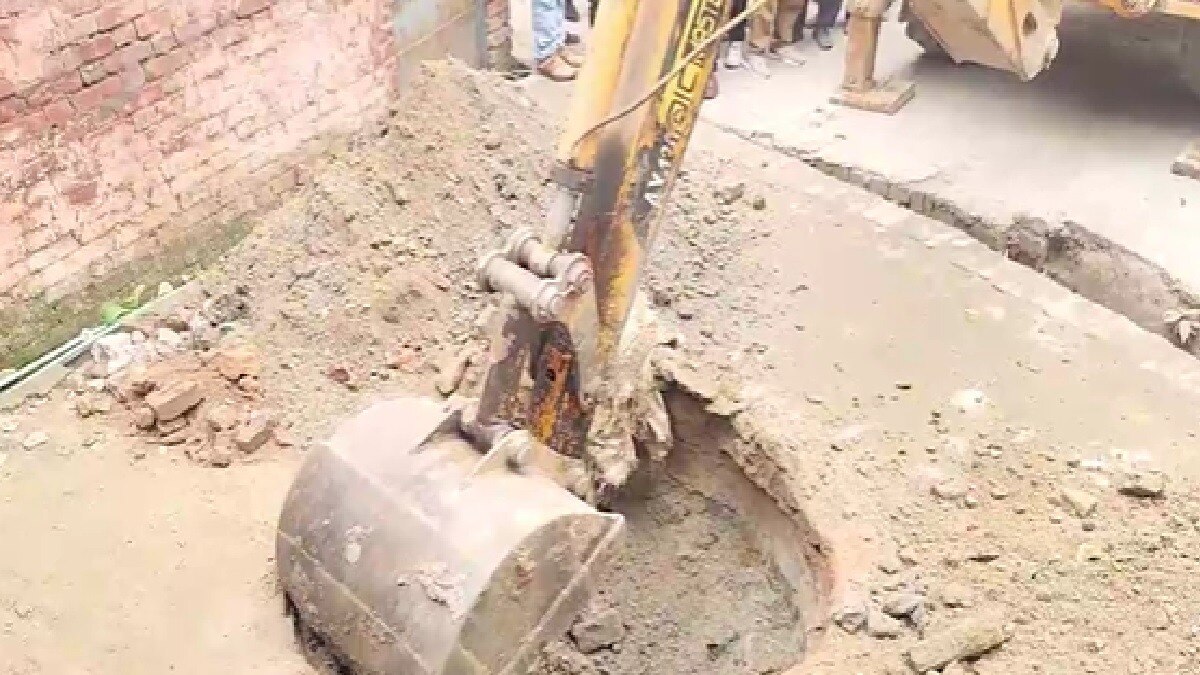 संभल में शुरू हुआ एक और कुएं की खुदाई का काम