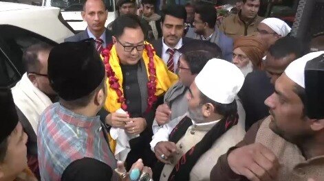 हजरत निजामुद्दीन औलिया दरगाह पहुंचे केंद्रीय मंत्री