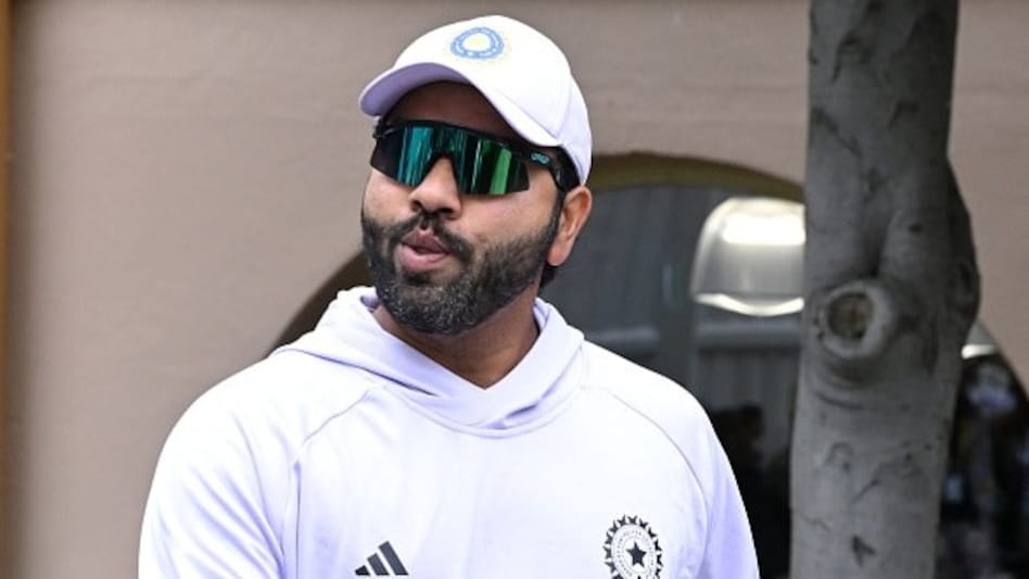 'હું ક્યાંય નથી જઈ રહ્યો.', રોહિત શર્માએ નિવૃત્તિ પર તોડ્યું મૌન. 2 Rohit Sharma on Test Retirement: 'दो बच्चों का बाप हूं, सेंसिबल हूं...', रोहित शर्मा ने टेस्ट रिटायरमेंट पर तोड़ी चुप्पी, बोले-मैं कहीं नहीं जा रहा हूं - Rohit ...