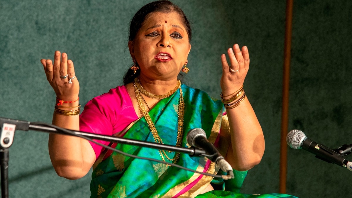 नृत्यांगना मधुरा फाटक ने दी भावपूर्ण प्रस्तुति