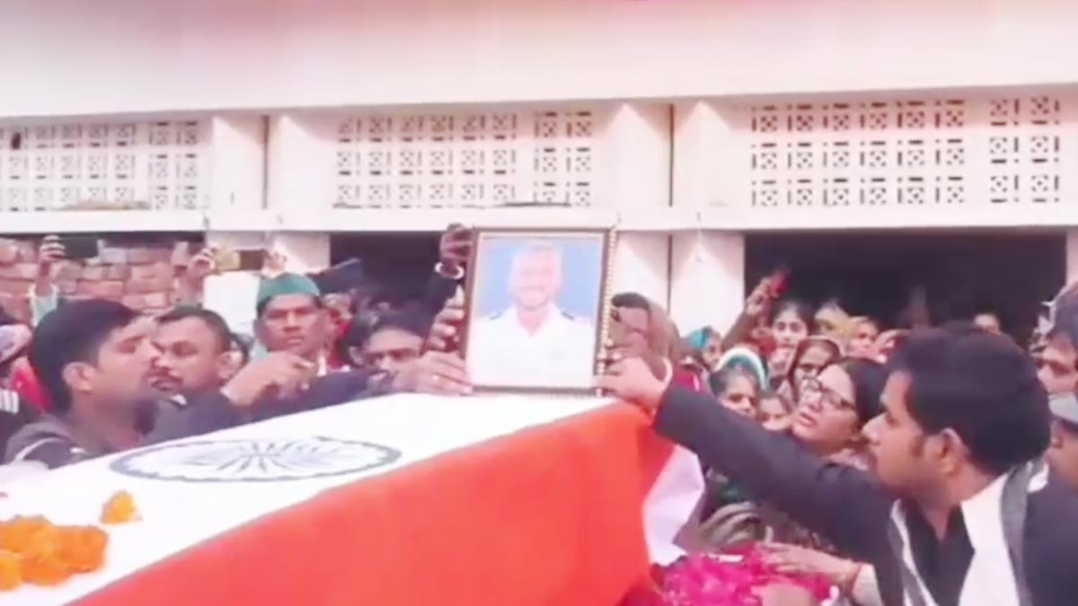 पायलट सुधीर यादव को बिठूर घाट पर हुआ अंतिम संस्कार