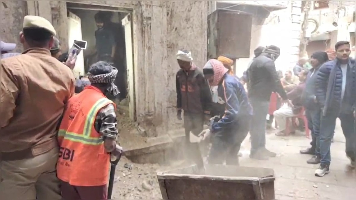 100 से ज्यादा बंद पड़ा मंदिर खोला.