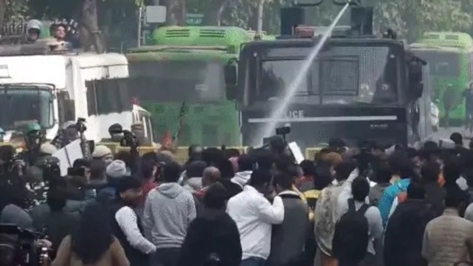 केजरीवाल के खिलाफ बीजेपी का विरोध प्रदर्शन
