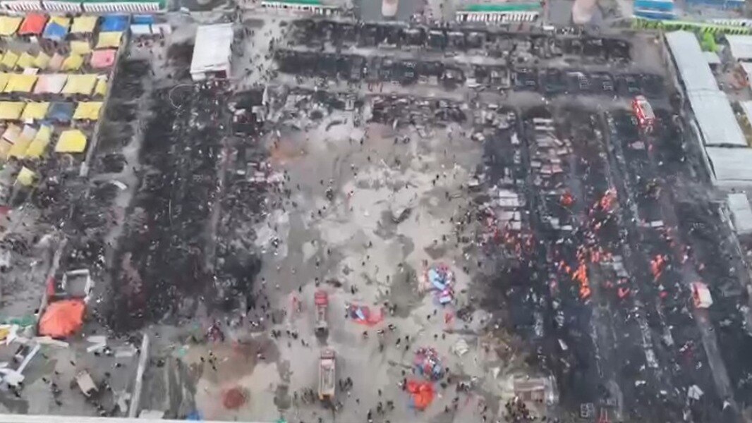ये ड्रोन तस्वीर महाकुंभ मेला क्षेत्र के सेक्टर-19 में लगी आग के बाद की है 