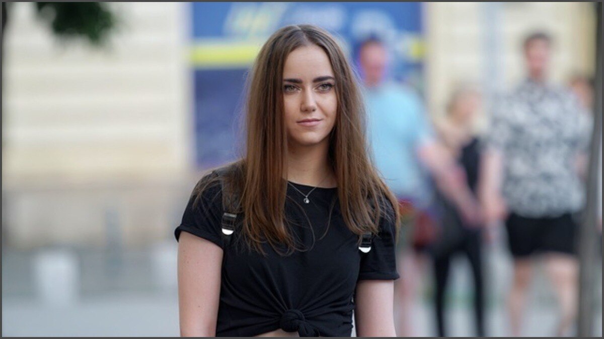 चीन में बड़े स्तर पर ब्रांडेड कपड़ों की सिलाई की जाती है.