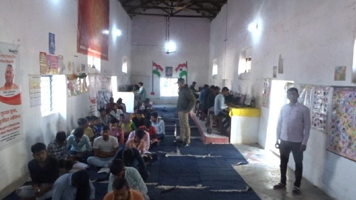 जेल में 51 बंदियों की पाठशाला चलती है.