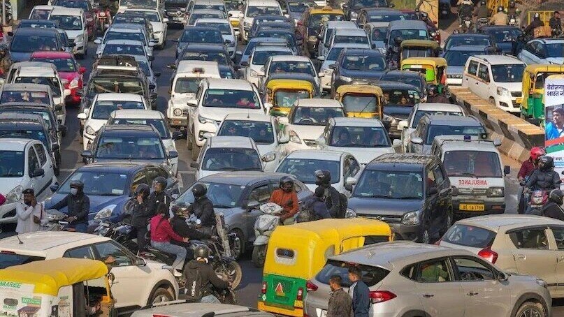 मुंबई में जल्द बंद हो सकती हैं पेट्रोल-डीजल गाड़ियां (प्रतीकात्मक तस्वीर)
