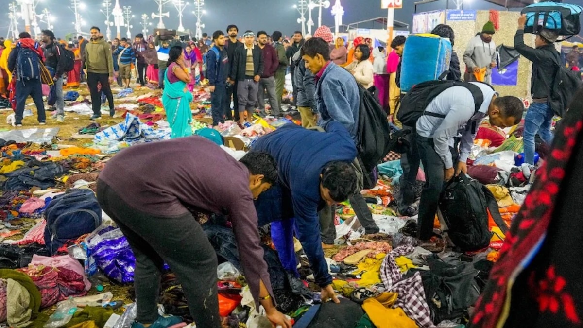 महाकुंभ के संगम नोज पर देर रात भगदड़ मच गई 