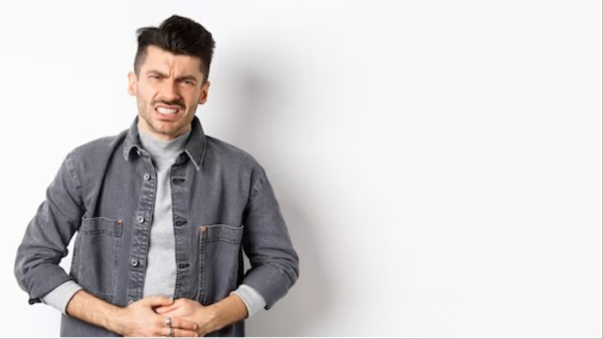 खाना-खाने के बाद ब्लोटिंग की समस्या काफी आम है.