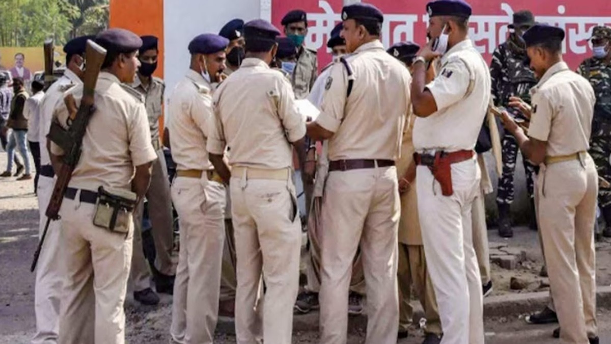 कॉलेज दोस्तों के साथ घूमने गई छात्रा का फिसला पांव, झरने के पास खाई में गिरने से मौत (file photo)