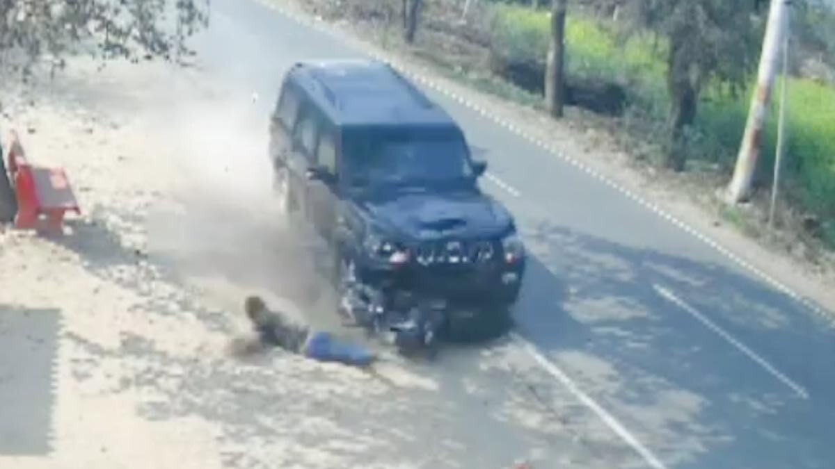 सड़क हादसे में 17 साल के लड़के की मौत 