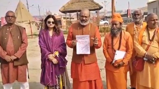 महामंडलेश्वर यति नरसिंहानंद गिरि ने खून से लिखा पत्र 