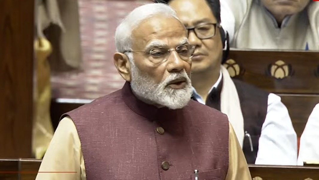 पीएम मोदी राज्यसभा को संबोधित करते हुए