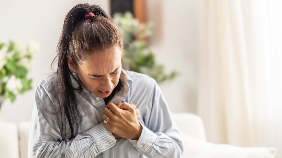 24 साल की युवती की डांस करते मौत, महिलाओं में बढ़ रहा हार्ट अटैक का खतरा, क्या कहते हैं एक्सपर्ट? - Vidhisha video girl dancing heart attack problems in women growing reason