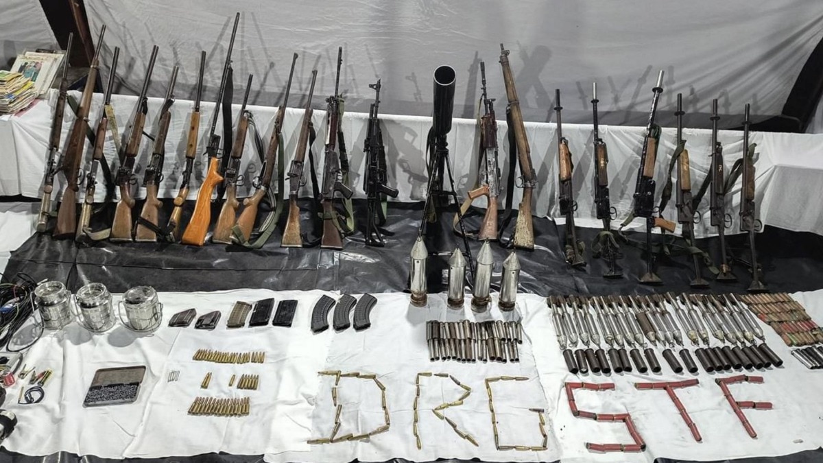 छत्तीसगढ़ के बीजापुर जिले में सुरक्षा बलों के साथ मुठभेड़ में मारे गए 31 नक्सली.