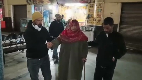 डीएनए टेस्ट के लिए दिल्ली पहुंचे परिजन