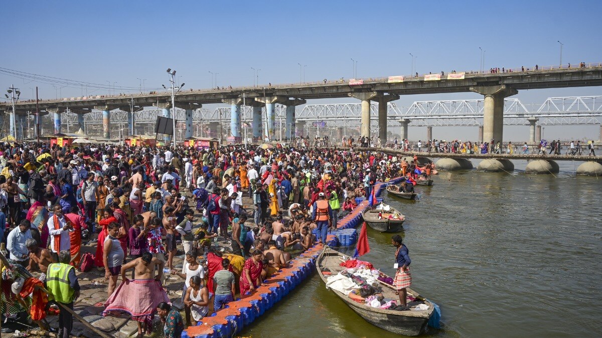 महाकुंभ में अब तक 50 करोड़ श्रद्धालु आस्था की डुबकी लगा चुके हैं (फाइल फोटो- पीटीआई)