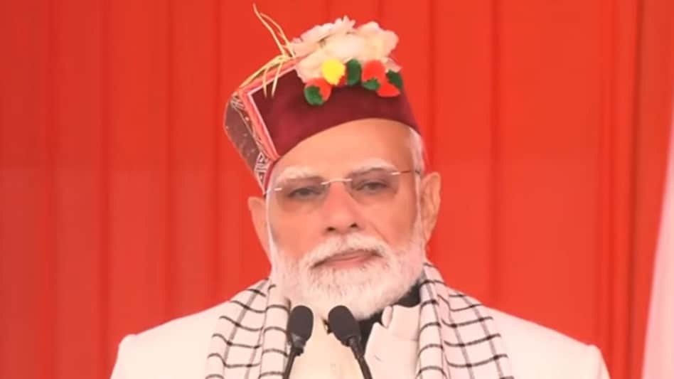 उत्तराखंड पहुंचकर पीएम मोदी ने की गंगा पूजा, जनसभा को किया संबोधित 3 पीएम मोदी