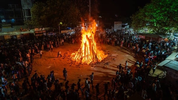 Holashtak 2025: आखिर क्यों नहीं होते होलाष्टक में शुभ काम, जानते हैं इससे जुड़ी पौराणिक कथा