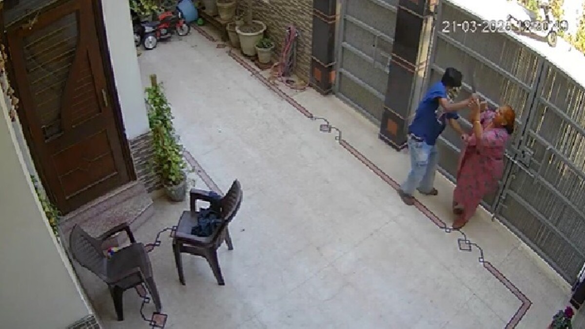 Punjab News : दिनदहाड़े लूट करने घर में घुसे लुटेरे ने धारदार हथियार से महिला पर किया हमला 2 दिन दहाड़े घर में घुसकर महिला पर हमला