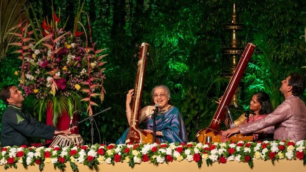 पद्मश्री अश्विनी भिडे देशपांडे ने अपनी गायकी से मोह लिया मन