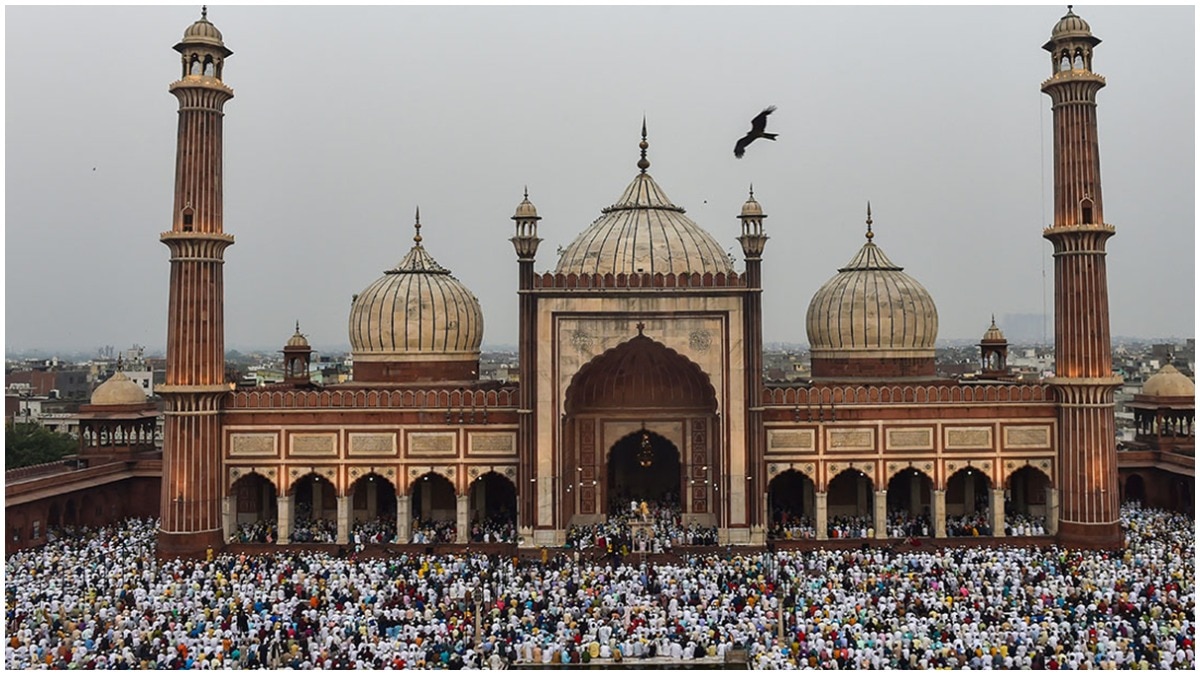 Eid-ul-Fitr 2025 Live: देशभर में ईद की रौनक... दिल्ली-लखनऊ से श्रीनगर तक मस्जिदों में नमाजियों की जुटी भीड़