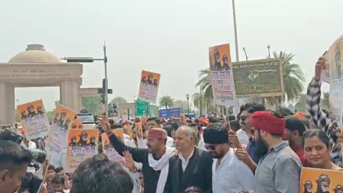 लखनऊ में अखिल भारतीय क्षत्रिय महासभा युवा संगठन का प्रदर्शन.