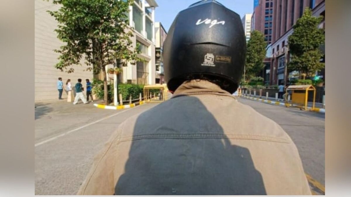 इंफोसिस कर्मी निकला बाइक राइडर (सोशल मीडिया ग्रैब)