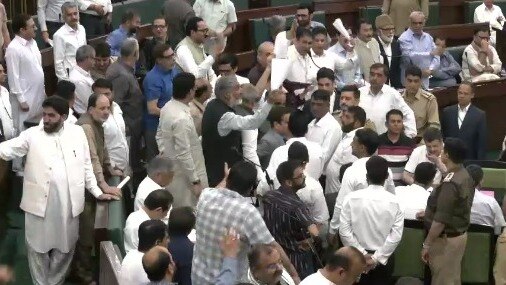 जम्मू-कश्मीर विधानसभा में फिर हंगामा