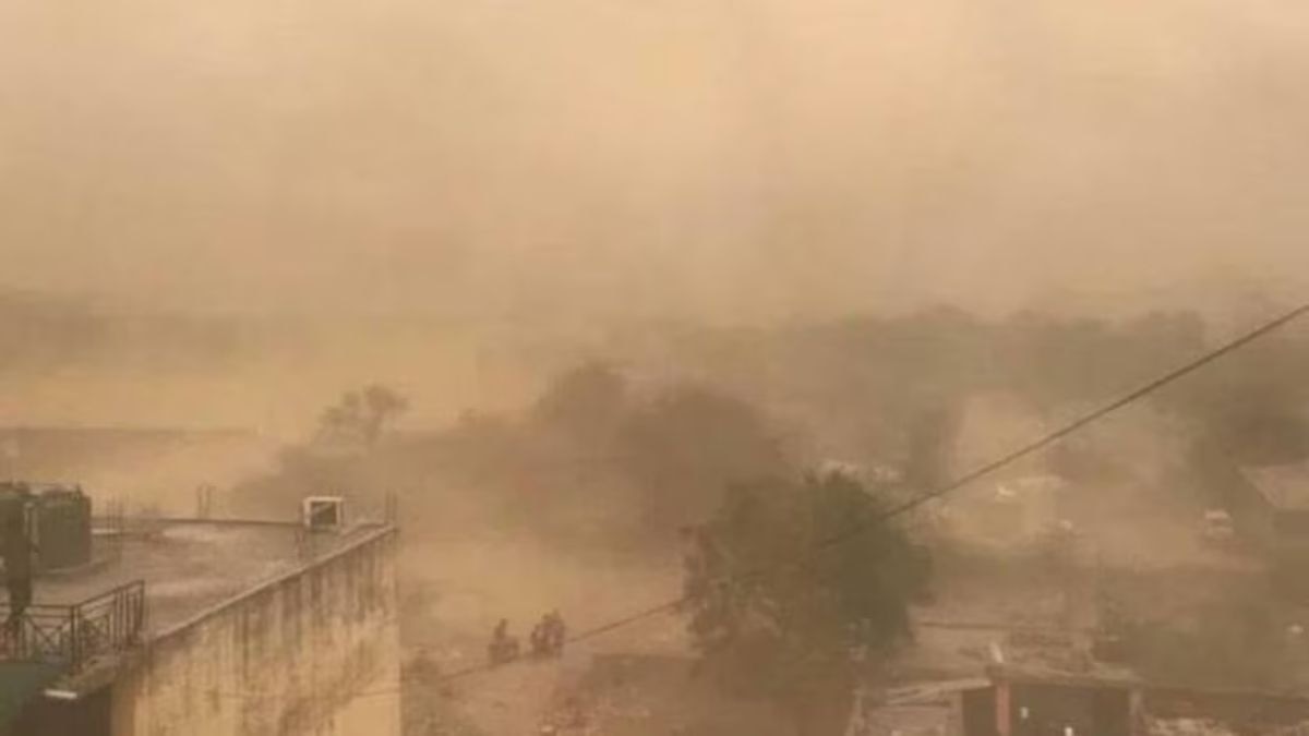 राजस्थान के चूरू में आंधी-तूफान के चलते कथा कार्यक्रम में मची अफरातफरी, 3 घायल