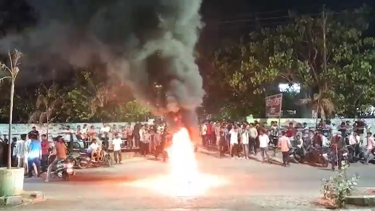 बलात्कार के मामले ने शहर में तनाव पैदा कर दिया.