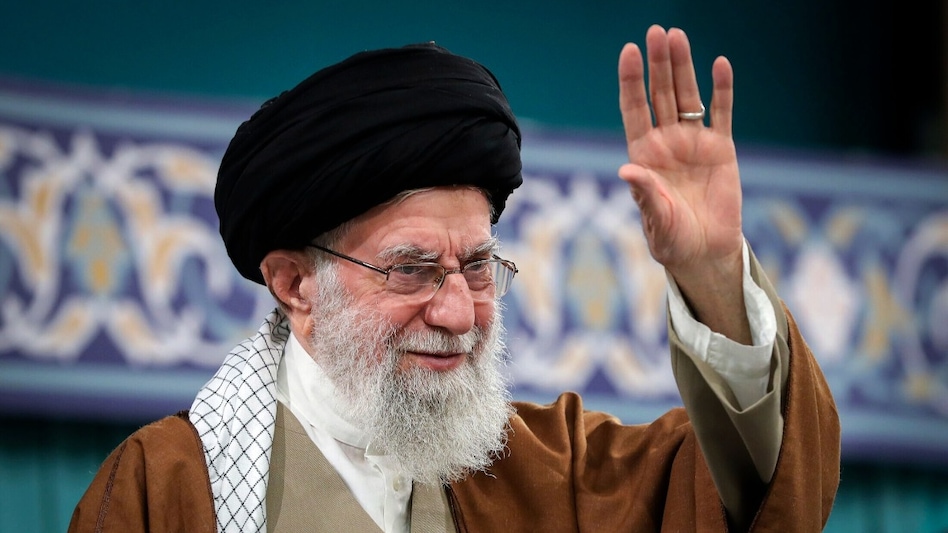 युद्ध के बीच ईरान छोड़ रहे हैं सभी बड़े नेता, खामेनेई भी इस देश से मांग रहे हैं शरण 2 Irans Supreme Leader Khamenei