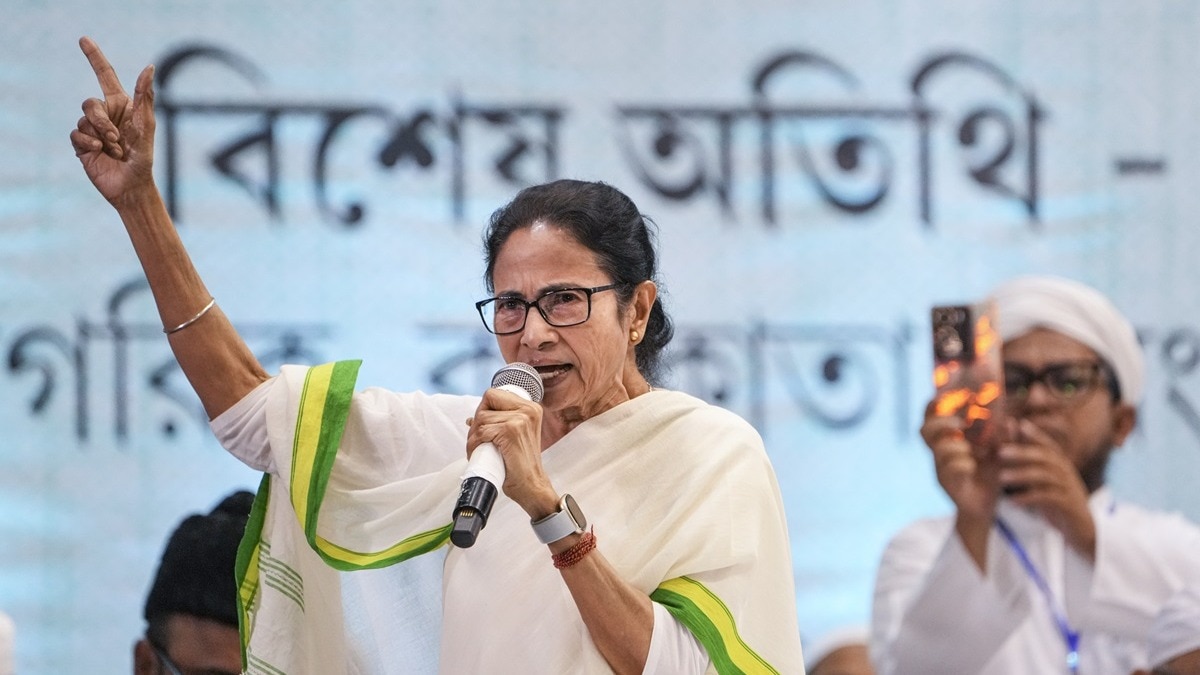 ममता बनर्जी ने क्‍यों बुलाया इमाम सम्‍मेलन? मुस्लिम वोटबैंक में फंसी TMC का अब बाहर आना नामुमकिन