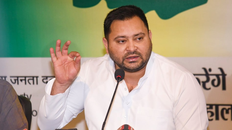 Tejashwi यादव महागठबंधन विधायक दल के नेता चुने गए 3 महागठबंधन की बैठक में तेजस्वी के चेहरे पर नहीं बनी सहमति, सिर्फ कॉर्डिनेशन कमेटी की मिली कमान - Bihar elections Tejashwi yadav face No consensus in Mahagathbandhan meeting he ...