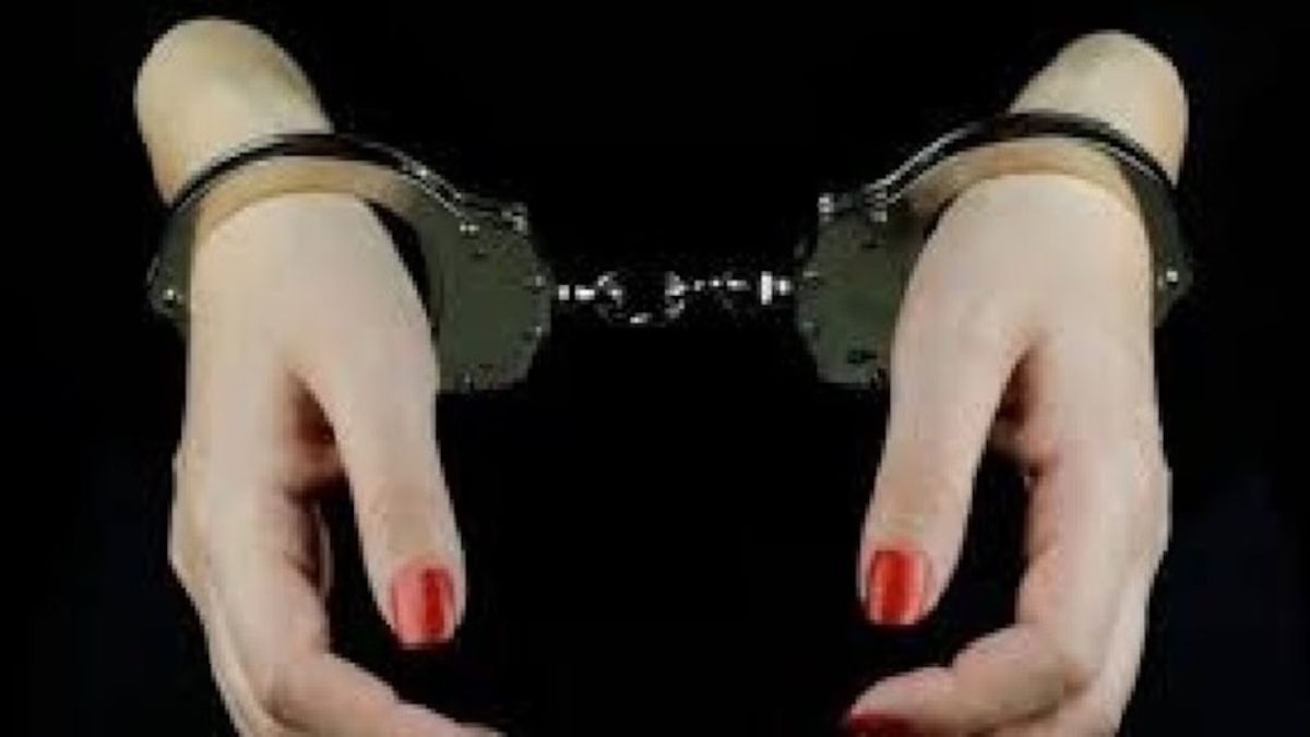 पुलिस की गिरफ्त में आरोपी महिलाएं. (Representational image)