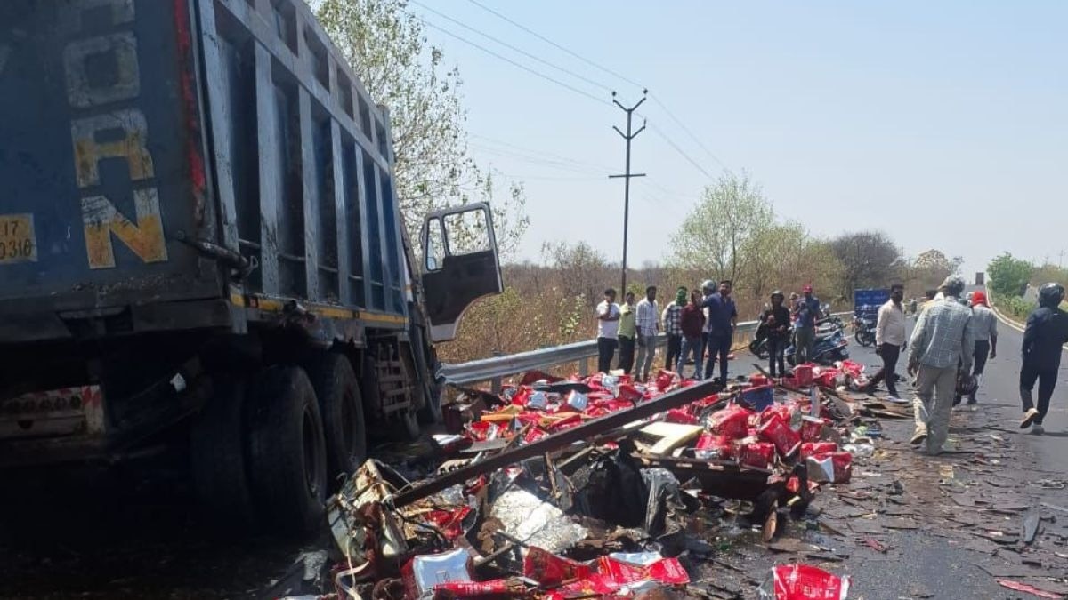 भोपाल में पलटा सरसों के तेल से भरा ट्रक, मदद करने की जगह लोग तेल लूटते रहे, तब तक क्लीनर की हो गई मौत