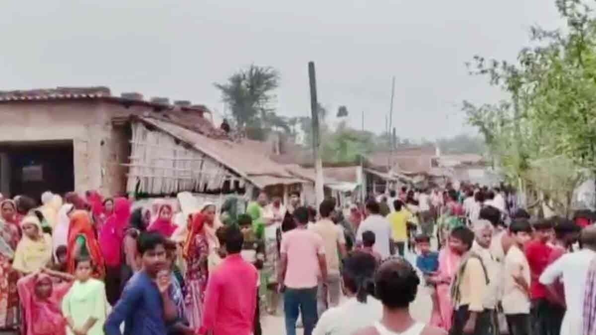 पति ने पत्नी की गला रेतकर की हत्या